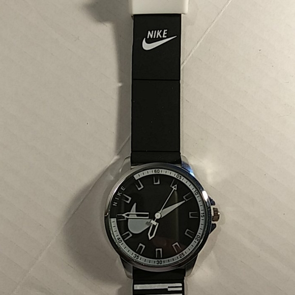 Nike Watch - Picture 2 of 4